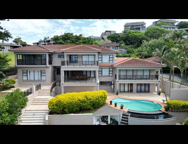 8 BEDROOM HOUSE FOR SALE IN SHAKA'S ROCK